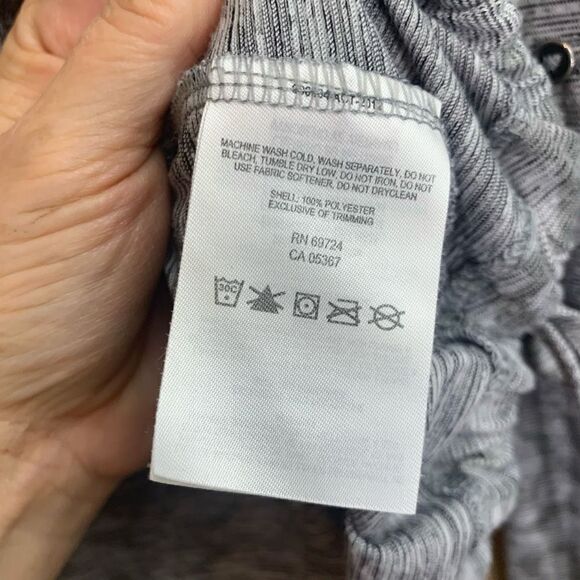 Columbia Sportswear Gray Tonal Long Sleeve Drawstring Hem Top Size M - Picture 8 of 9
